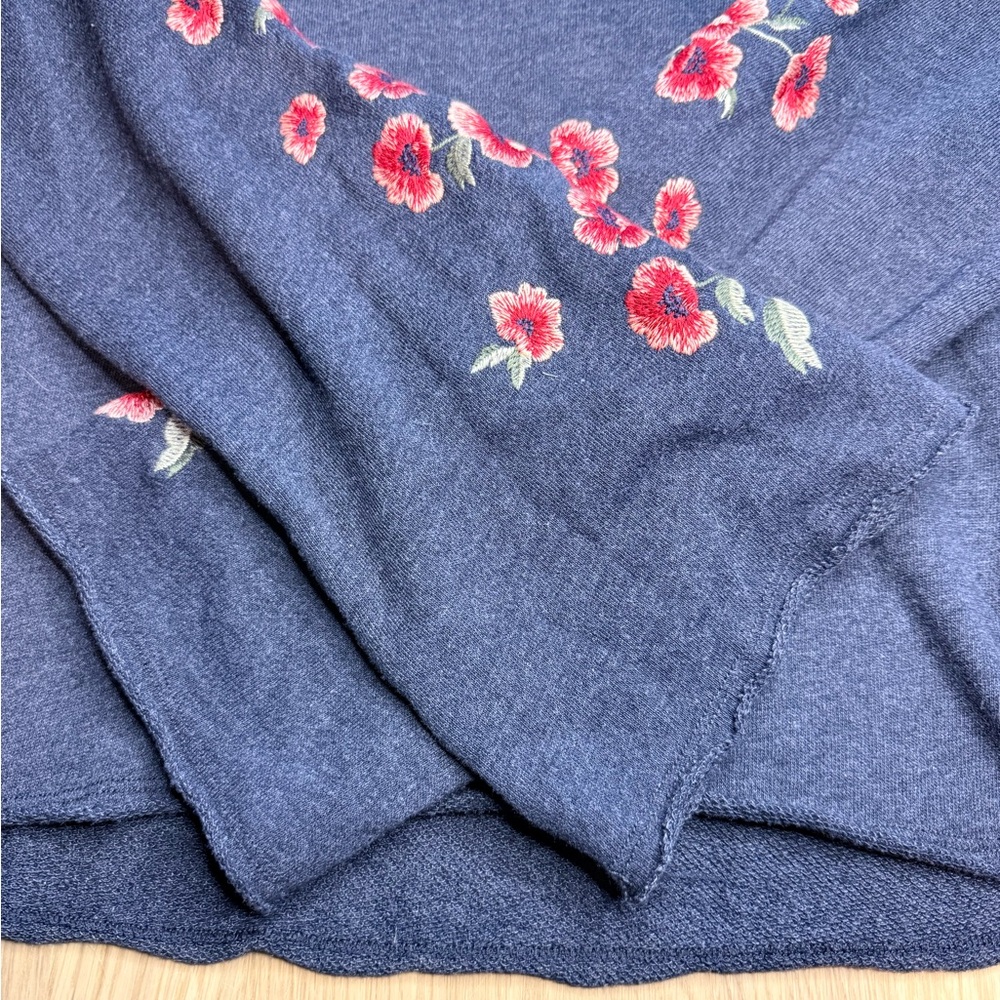 AMERICAN EAGLE OUTFITTERS Floral Embroidered Bell Long Sleeve Sweater Sz Medium - Picture 8 of 13